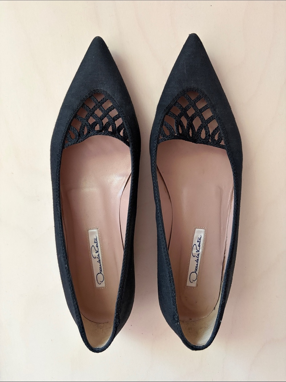 Oscar de la Renta Black Pointed-Toe Flats with Brocade Cutout